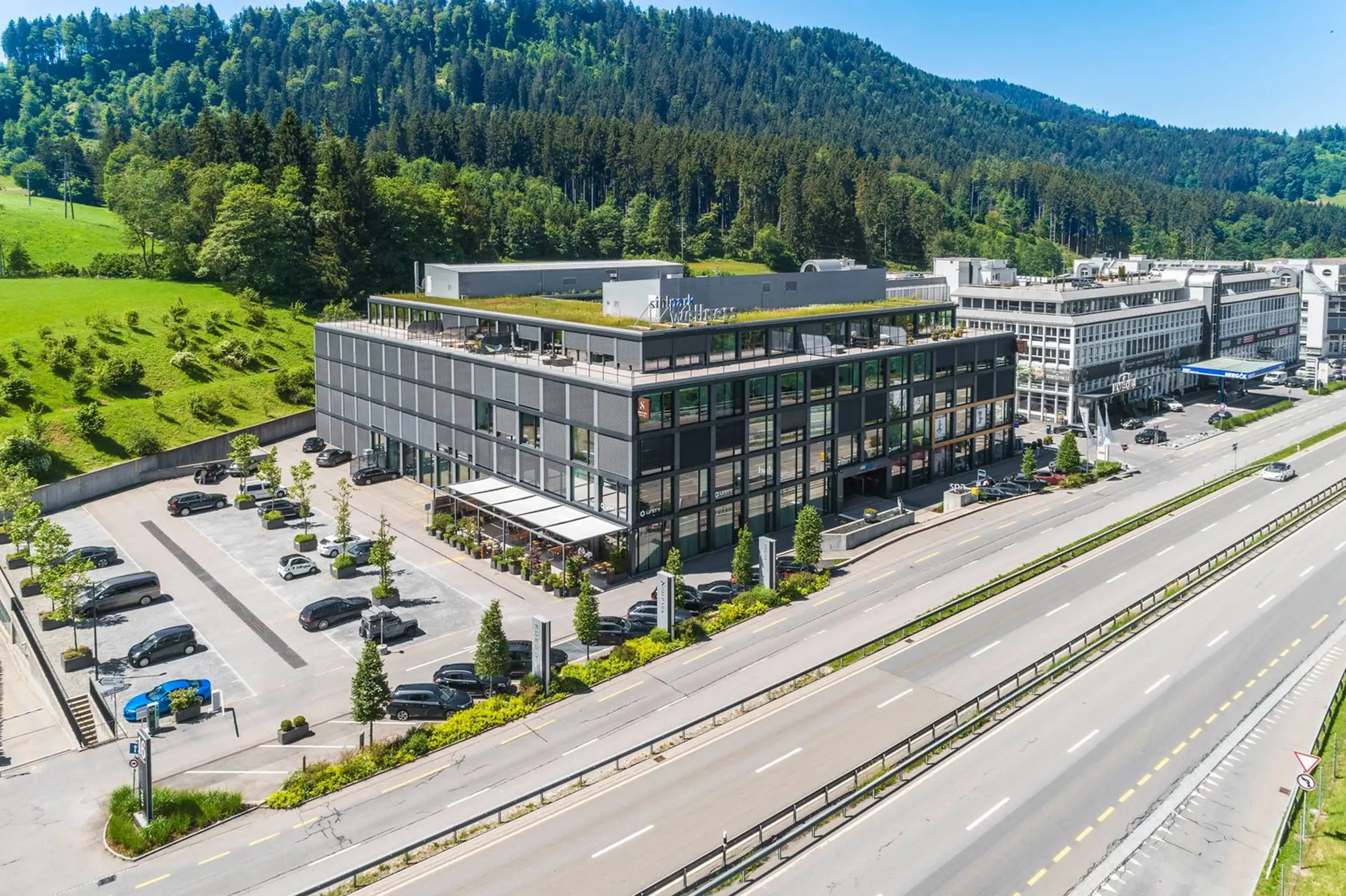 Rollouter Office Building